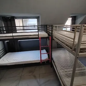 https://lion-hostel.it-lombardy.com